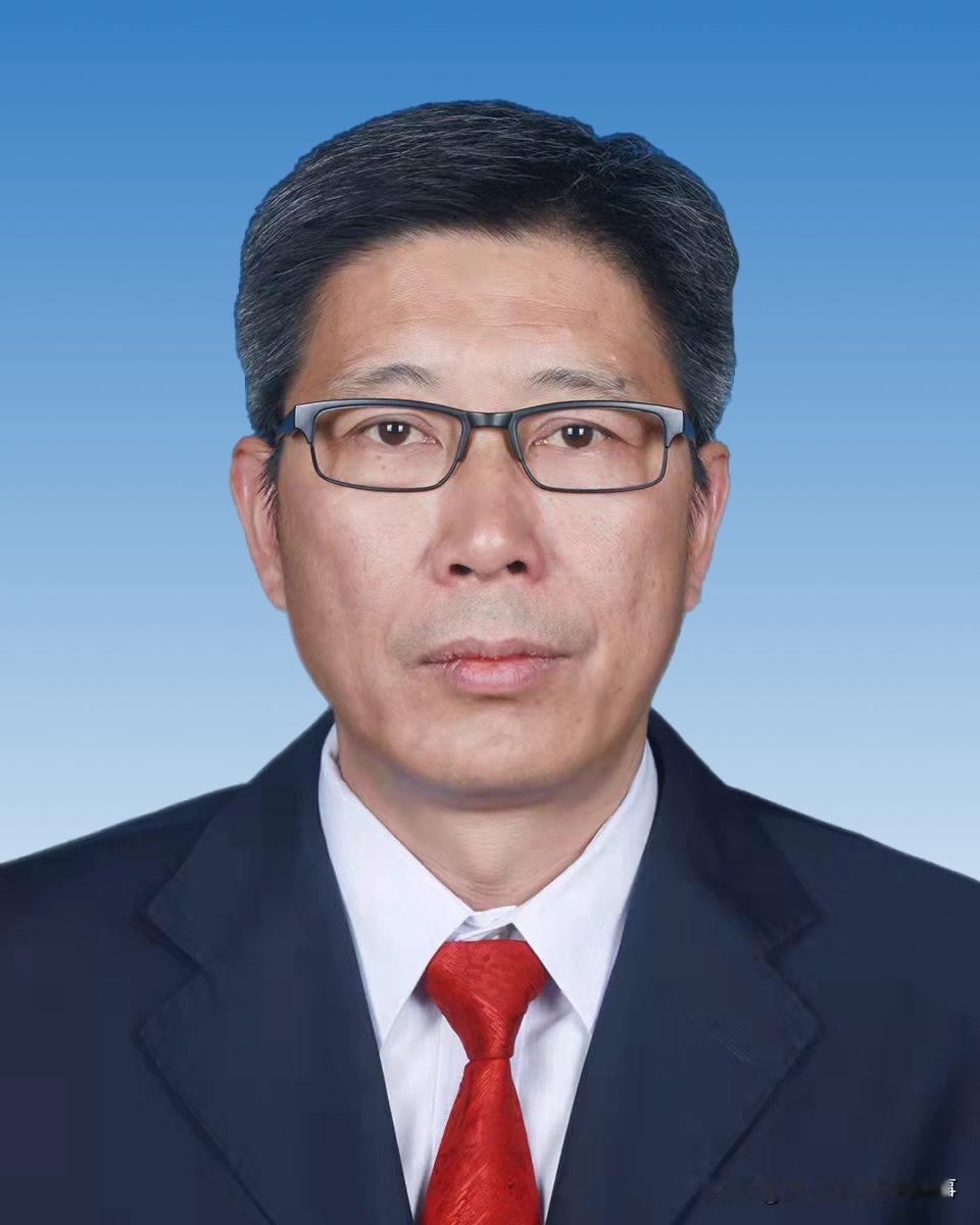 陈汉已任大理州政府党组书记8月20日下午，大理州委常委会扩大会议公布了州政府主