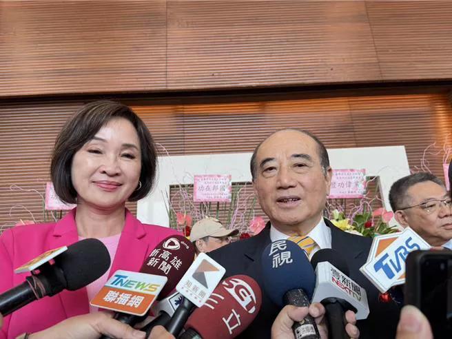 王金平从政50年，21日中午举办感恩餐会，现场众多贵宾出席，王金平会前联访时提及