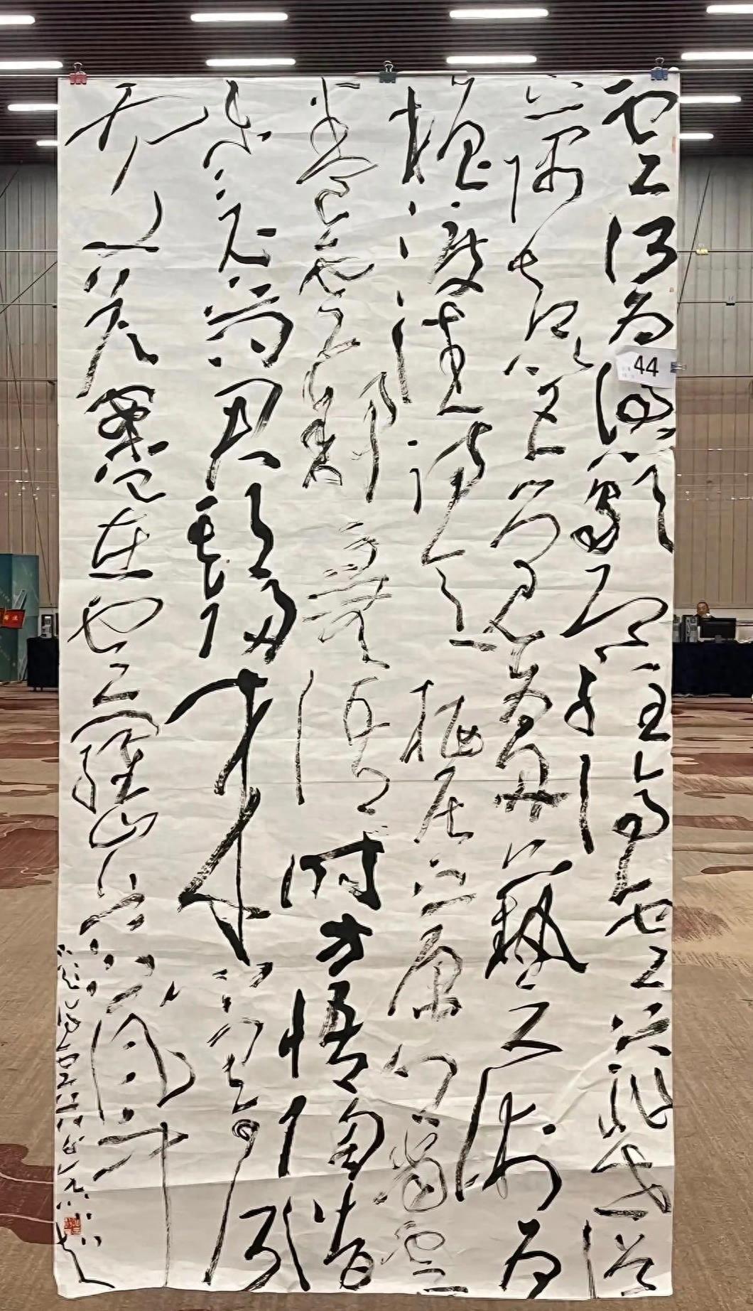 这是书法？原谅我没有看懂，当然我也不懂书法，据说这还是一个什么书法家写的，那就没