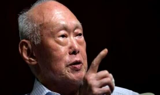 普京73岁，俄罗斯73年没学会的教训：稳定靠人，崩也崩在人。李光耀十多年前就