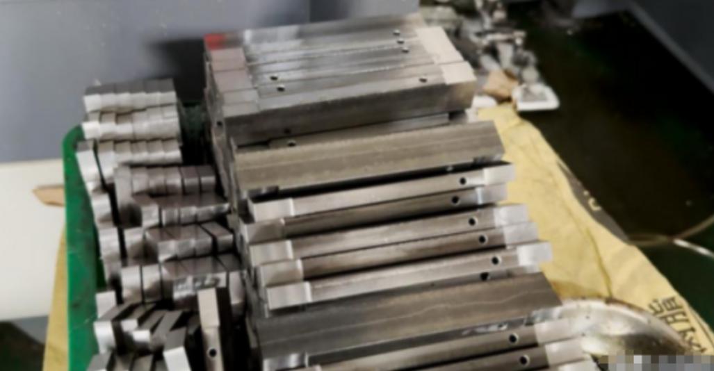 [点赞]2009年，浙江一位五金厂老板接到以色列的订单，为其生产冲压件。后来，