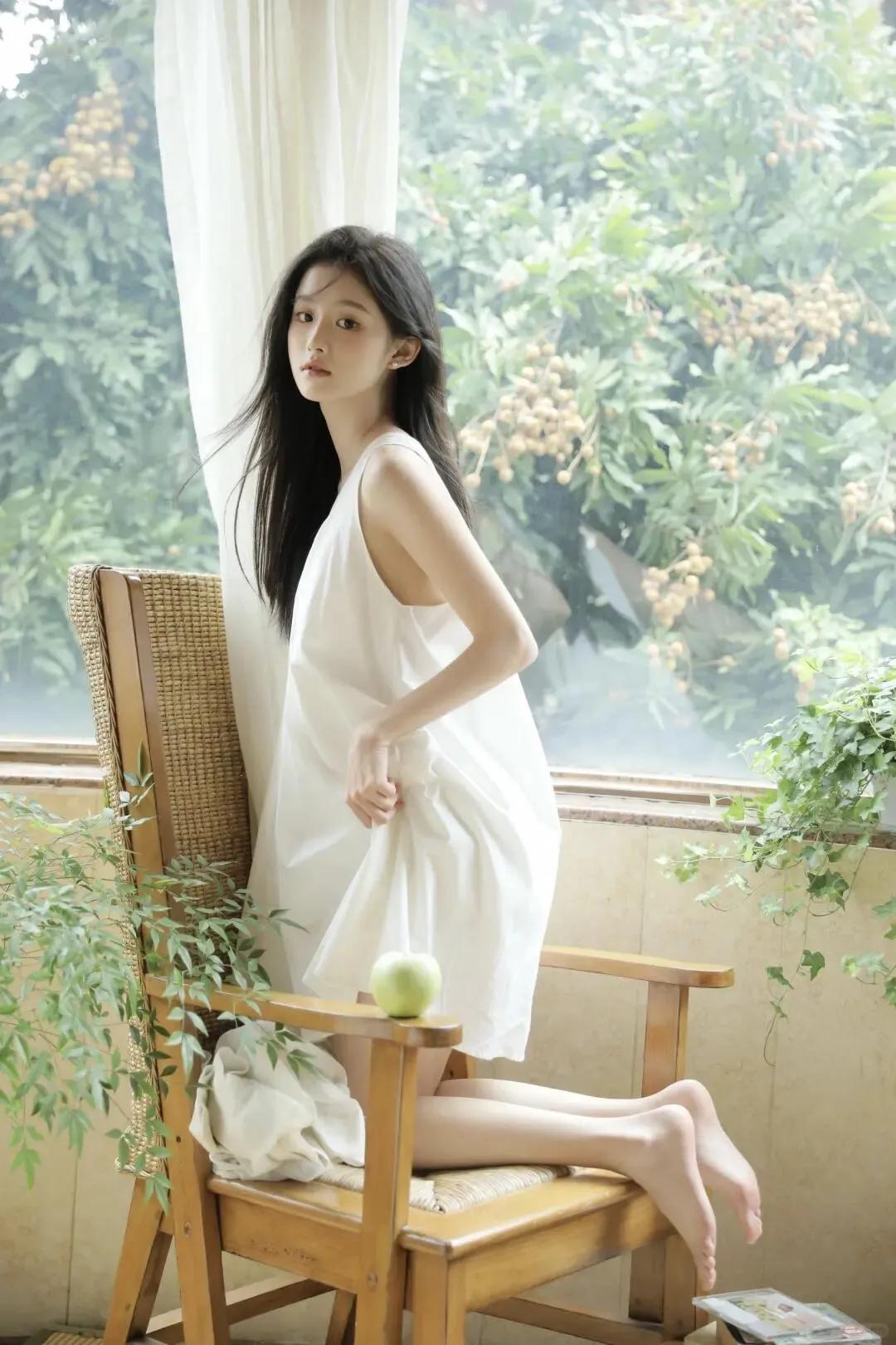 有哪些美女让人过目难忘？少女写真分享甜美小姐姐随手拍美女究竟能有多美