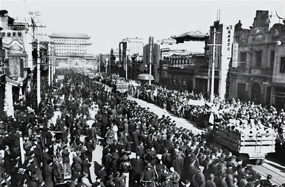 1951年，广东省梅县人民政府以反革命罪判处抗日将领、起义将领、原国军少将邓士富