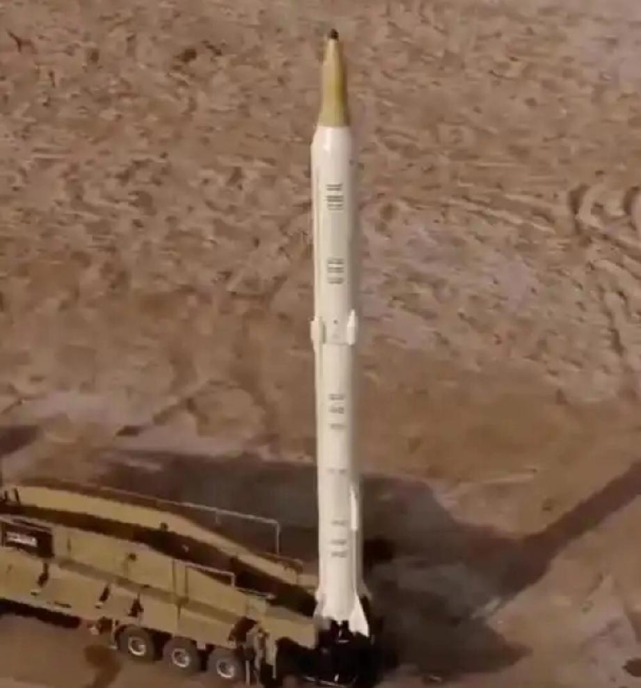 伊朗也有了斩首利器，它就是一款名叫“泥石”的弹道导弹，这款最新型的“泥石”导弹第