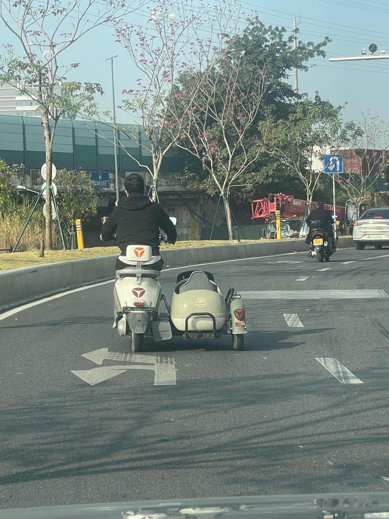 为什么老是跟遵纪守法的人过不去？