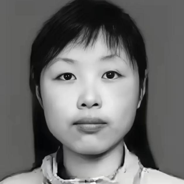 2008年，汶川地震，四川一21岁女教师被埋进废墟，身体断成三截，救援人员赶到时