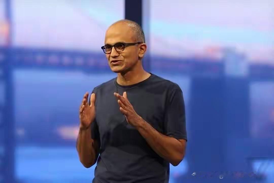 微软砸几十亿疯抢英伟达AIGPU，结果大批芯片只能在仓库里“吃灰”，连CEO纳