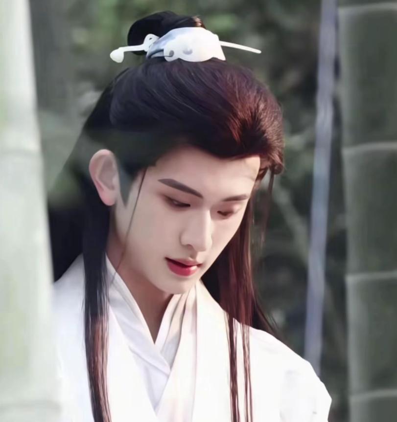 看来有些人能成为顶流不是没有原因的，比如陈添祥他今天主动发长文给合作团队