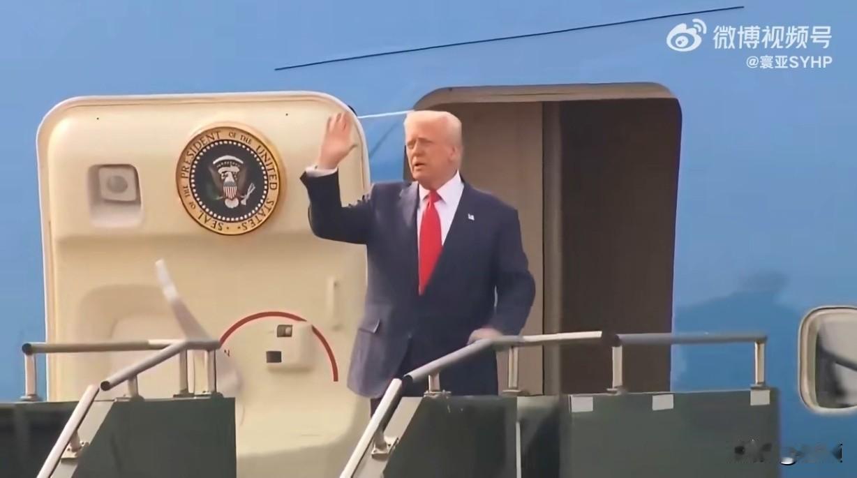大事干完，特朗普结束访问，乘飞机离开韩国cnbc：会谈其实就是在机场进行的，
