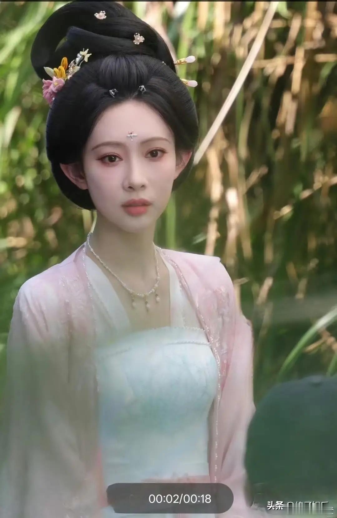 《尚公主》拍摄路透照片一出来，网友们都坐不住了，纷纷喊话让孟子义别再演古装剧啦！