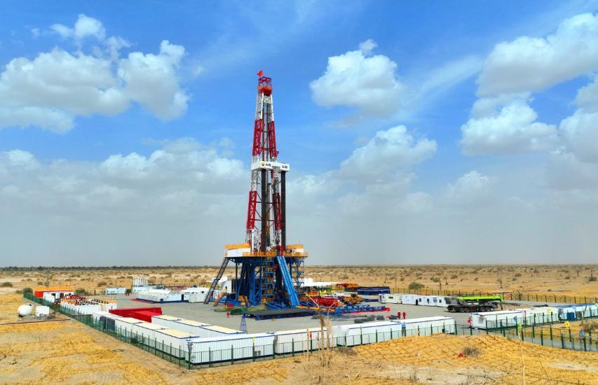 中国闷声挖出225个油气田！13个亿吨级油田、26个千亿方气田——国际油价破11