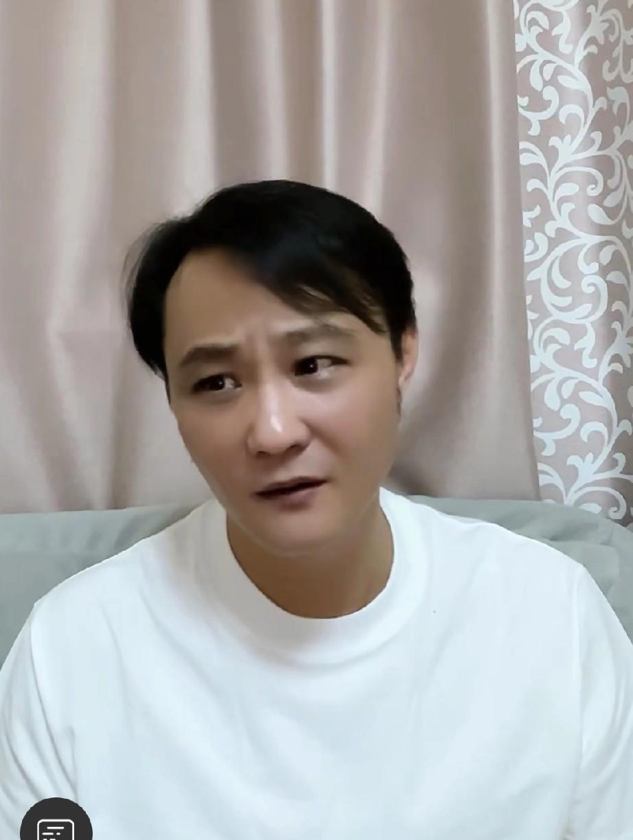 闫云达又直播了，直播间粉丝问他为什么李鹤彪骂了他一次就不见了。闫云达说他心虚呗，