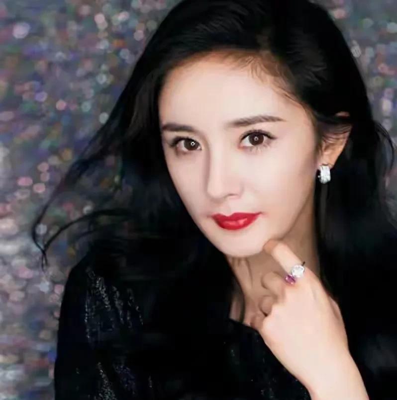 当年就觉得刘恺威不靠谱。杨幂想在北京生孩子，因为杨幂是北京家境优越的独生女家庭。