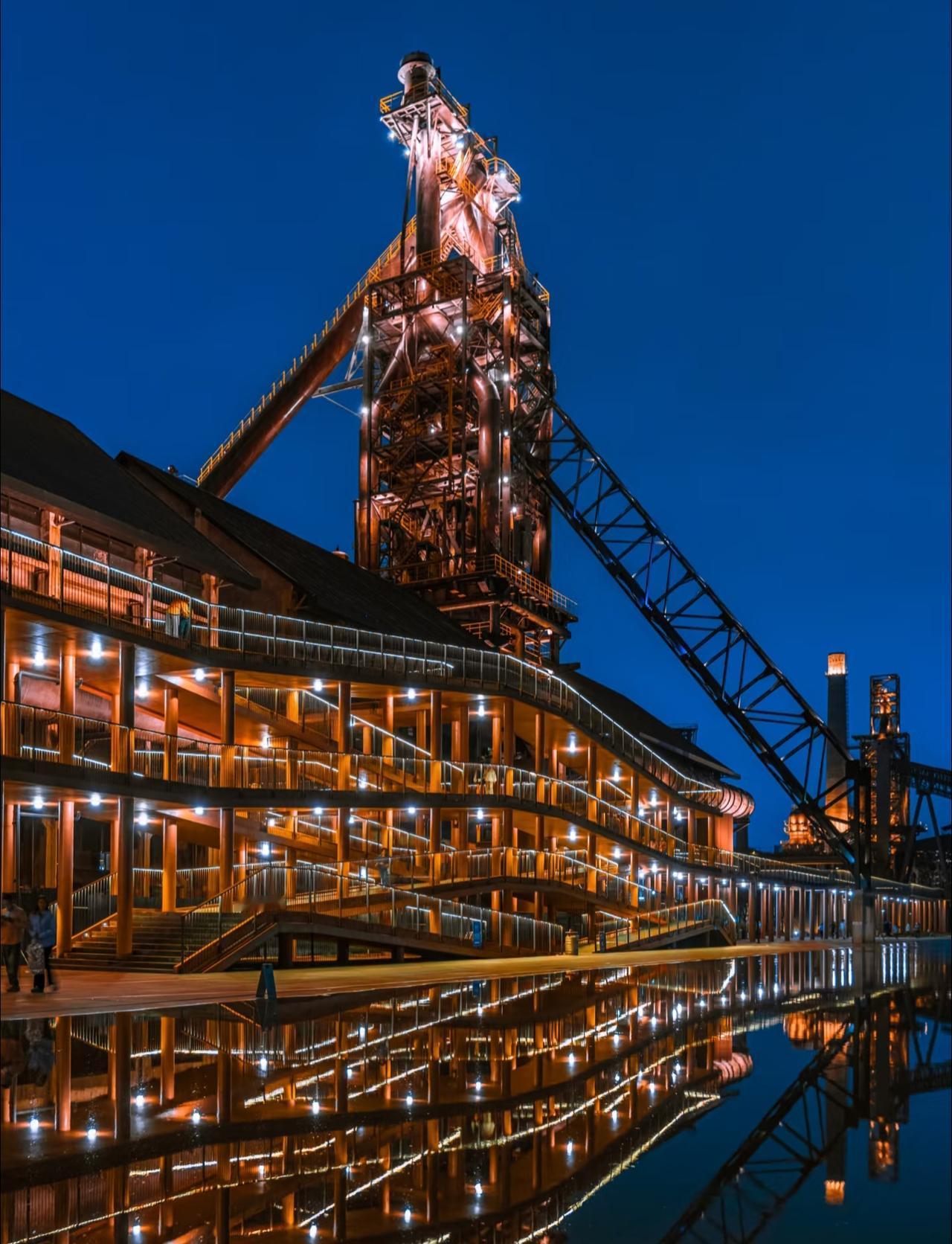 杭钢公园丨夜游杭州新地标！前身作为杭州钢铁厂的大运河杭钢公园如今成为了不少人