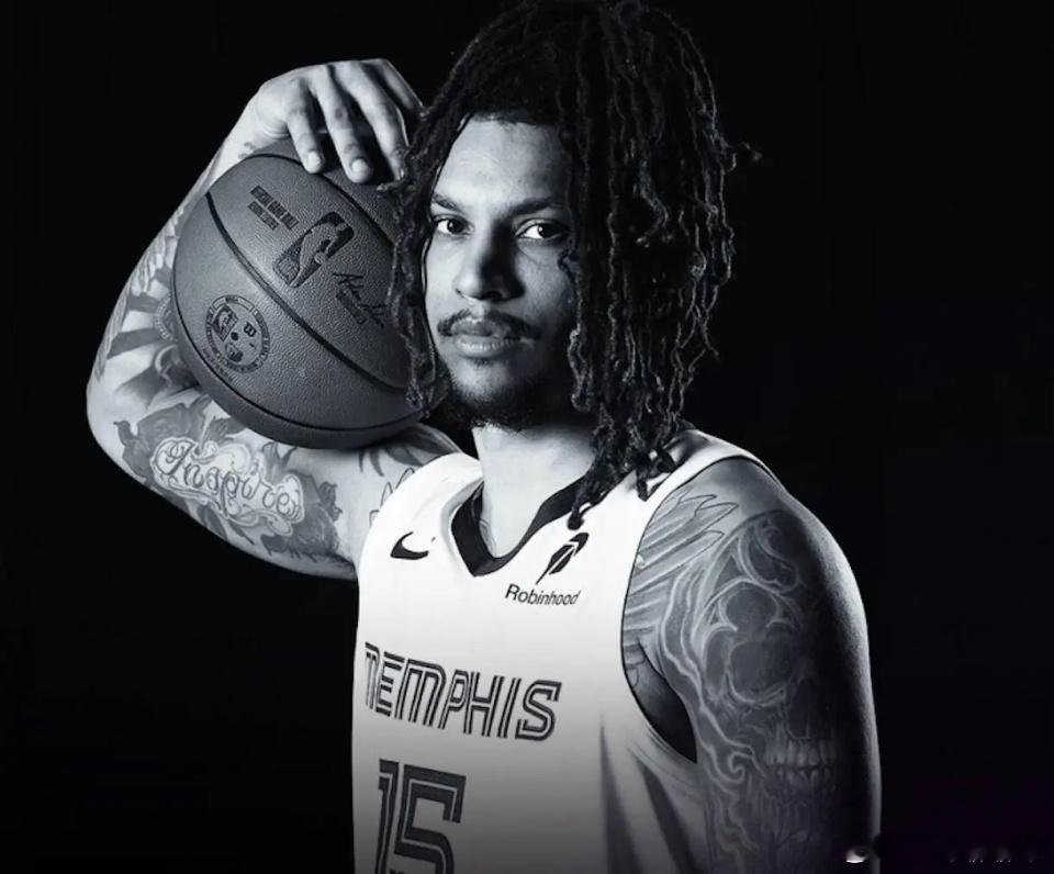 一天内2个NBA球员去世北京时间5月13日，灰熊队官方、球员经纪公司及NBA官方