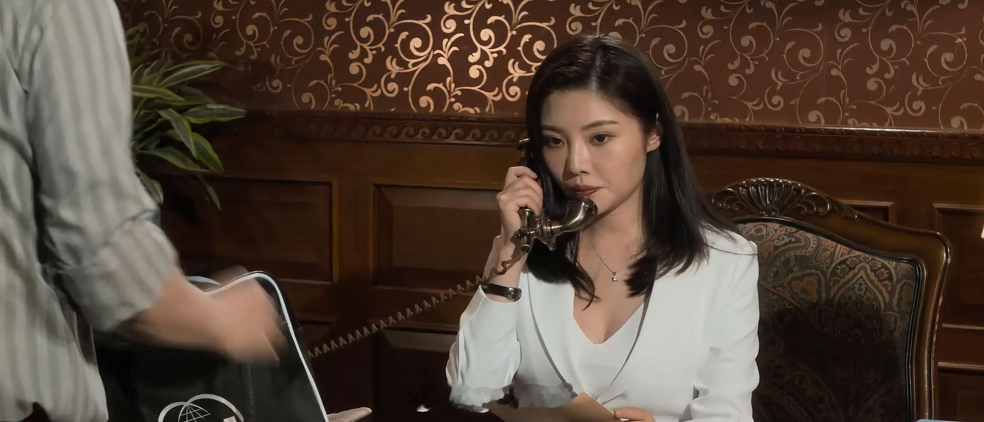 徐冬冬国庆筹备婚礼徐冬冬国庆忙着备婚，试了好多套礼服都挺适合。刷到过她《余罪》