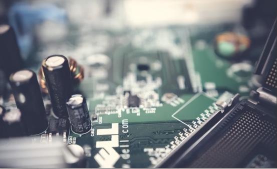 哈工大这回算是把天捅破了！谁都没想到，麒麟9020芯片只是个幌子，真正让美国和台