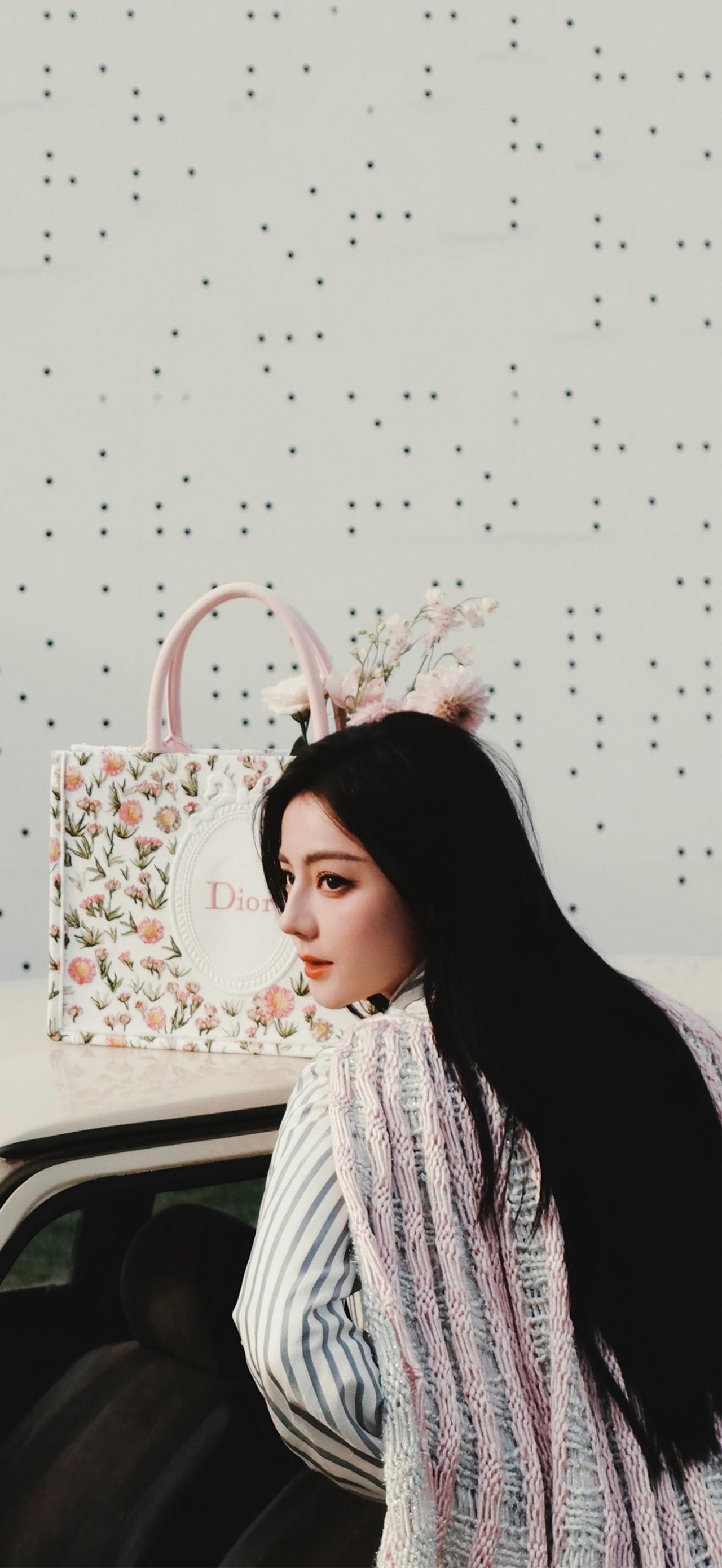 美女壁纸-第5923期-迪丽热巴