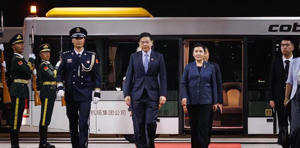 6月23日新加坡总理黄循财来北京访问了！这可是他上台后第一次跑东南亚以外的国家，
