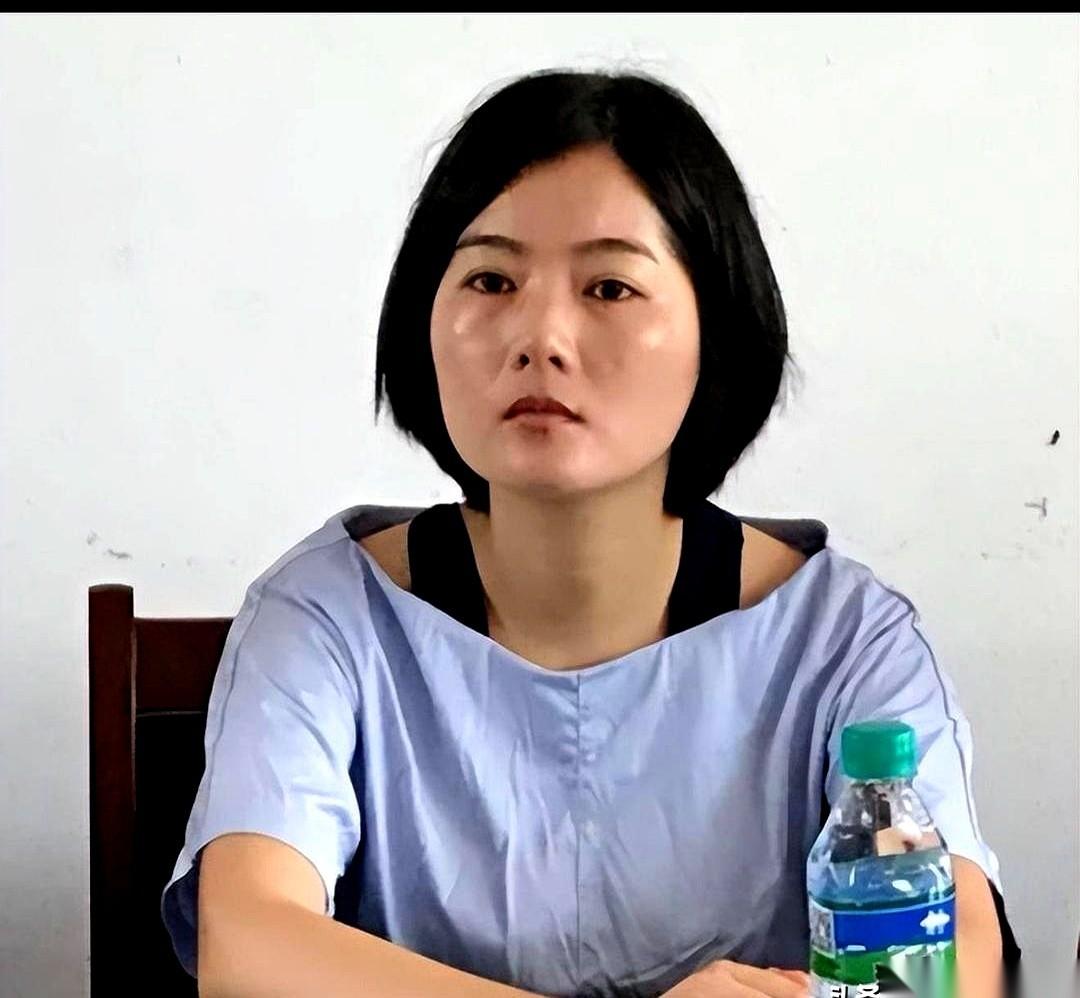 翻开江西万年县那桩轰动一时的旧案卷宗，最刺眼的根本不是贪了多少钱。去年夏天，全