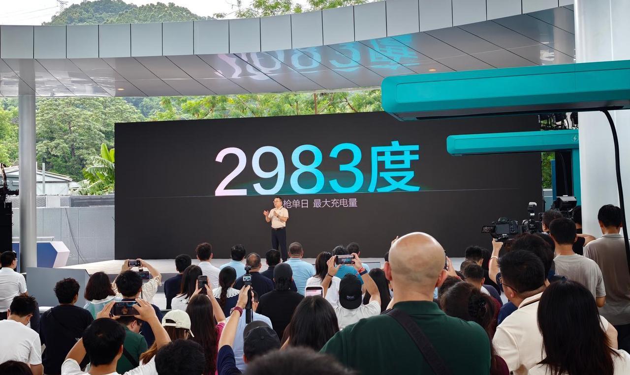 比亚迪上半年财报净利率3.6%，也就是说卖一辆车挣不到3000块，很多人都说这生