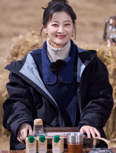 可惜了梅婷演技封神却被造型拖后腿50岁气质全被埋没50岁梅婷真是让人又爱又恨！