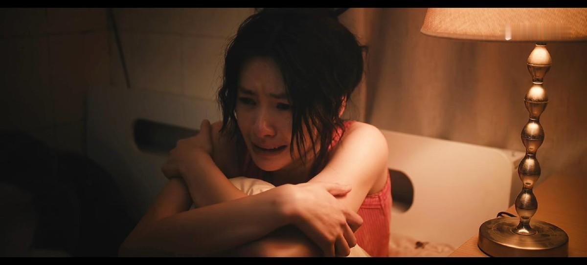 《交锋》跟他睡过后，秋天为何痛哭？可办公室里的窃听器一露出来，秋天最难的不是解释，而是装作什么都没发