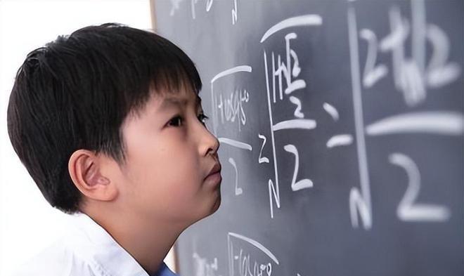 现在学历贬值这么严重，为何还有这么多家长在鸡娃？我跟大家分享几个观点：1、明清