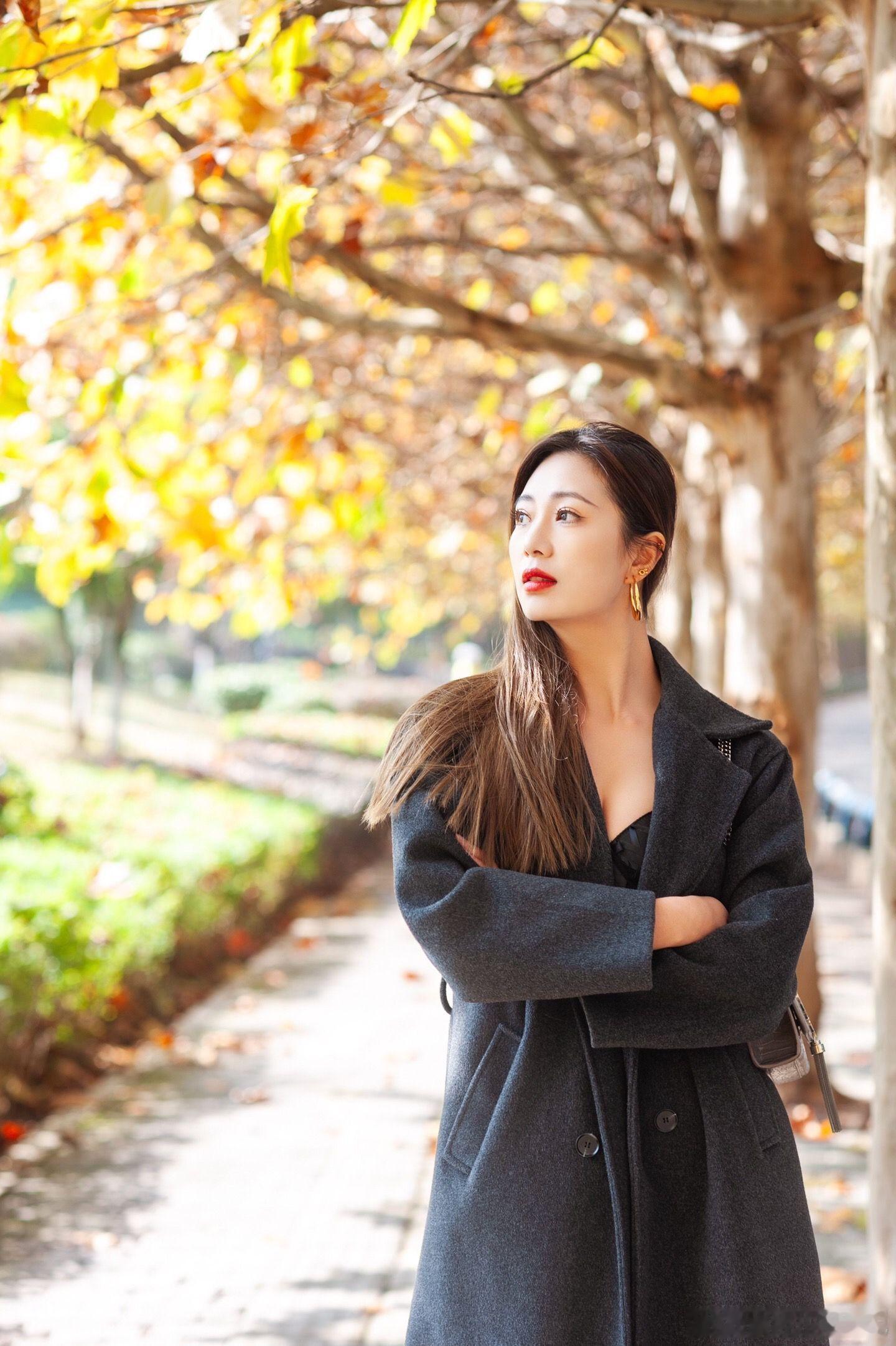 写真摄影日记金秋街拍美女绘梦长廊