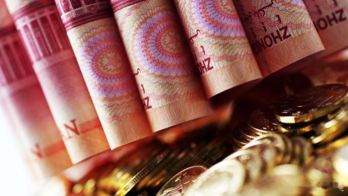 【深圳一公司发巨额年终奖】深圳一公司员工最高奖金超200万据界面新闻报道，记