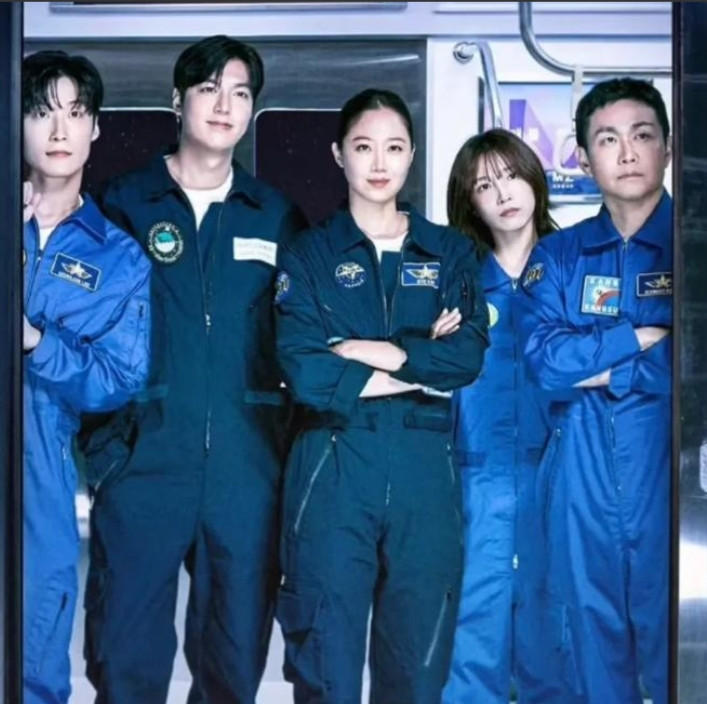 最近，韩剧闹了一个笑话。他们明明没有空间站，却硬要拍“航天剧”，果不其然扑街了，