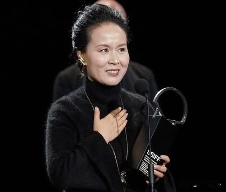 赵箫泓，被各大平台禁言了5月18号下午，刚拿了国际影后不到一年的赵箫泓，突