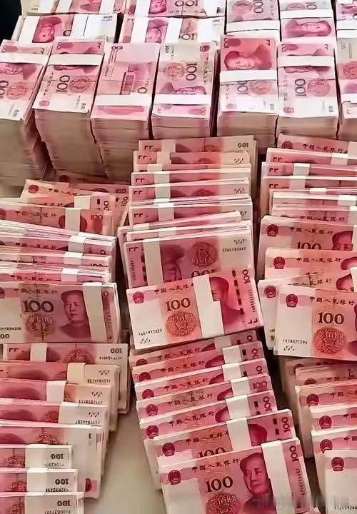 ​​你有没有发现一个奇怪的现象：以前一百块钱去趟超市就没了，现在一百块钱能拎回来