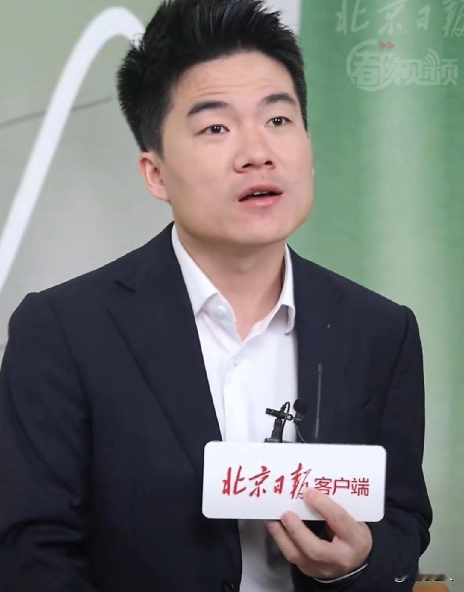 现在真的发现一个特别真实的现象！董宇辉直播间人气跌破10万，真不是他讲得不好，恰