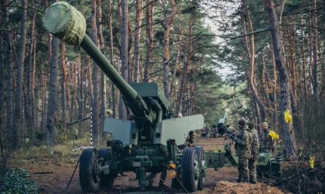 图文：乌炮兵现在用无人机来实时修正炮火乌克兰炮兵现在采用飞行中的第一人称视角