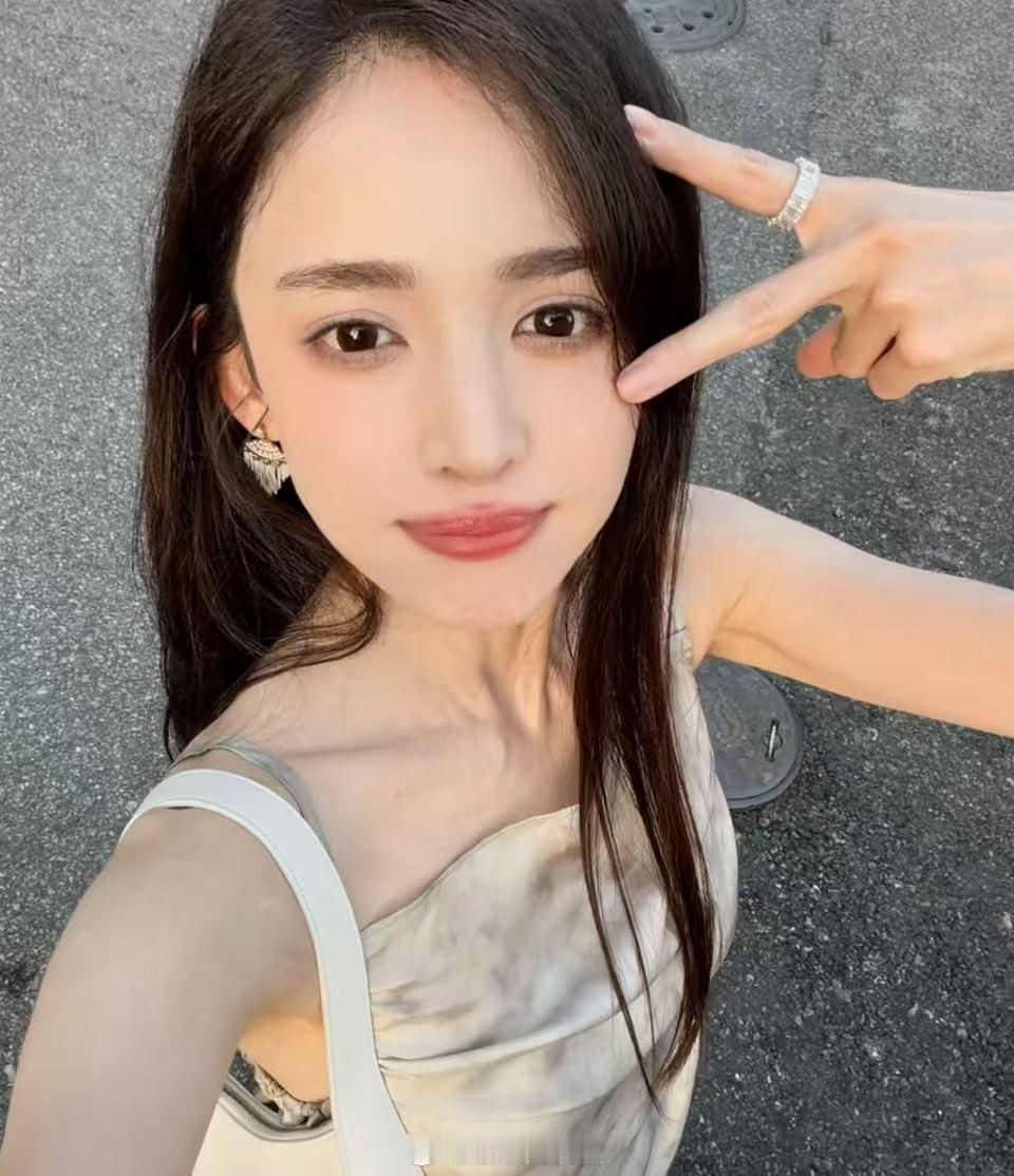 娜扎自己化妆成果展示娜扎自己化妆成果展示！娜扎展示自己化妆成果