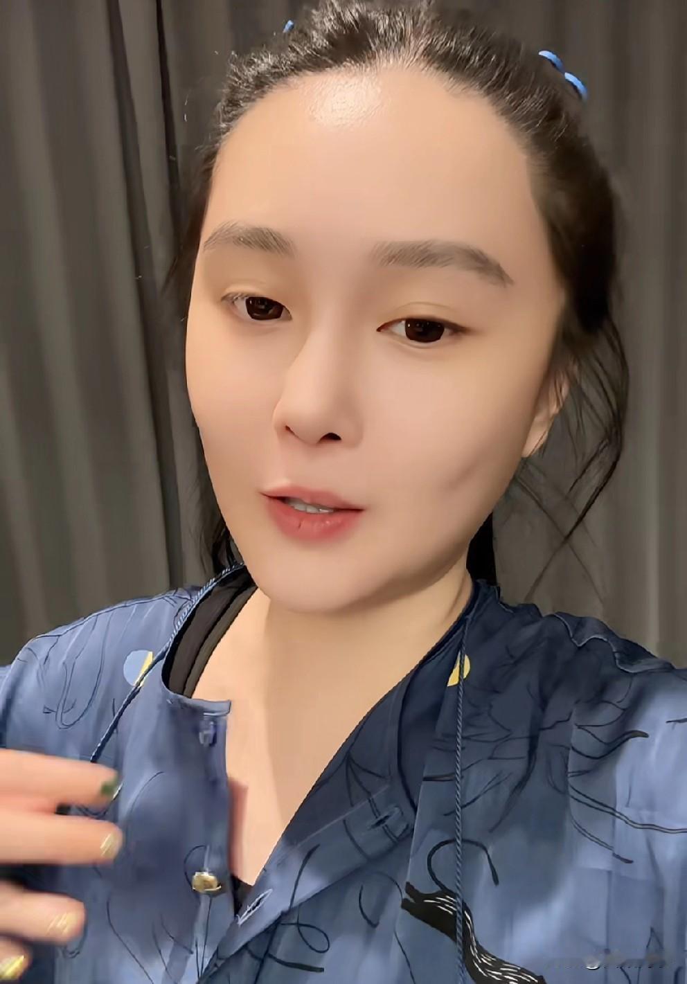 球球不与父亲赵本山的徒弟们接触！球球说几乎见过所有明星