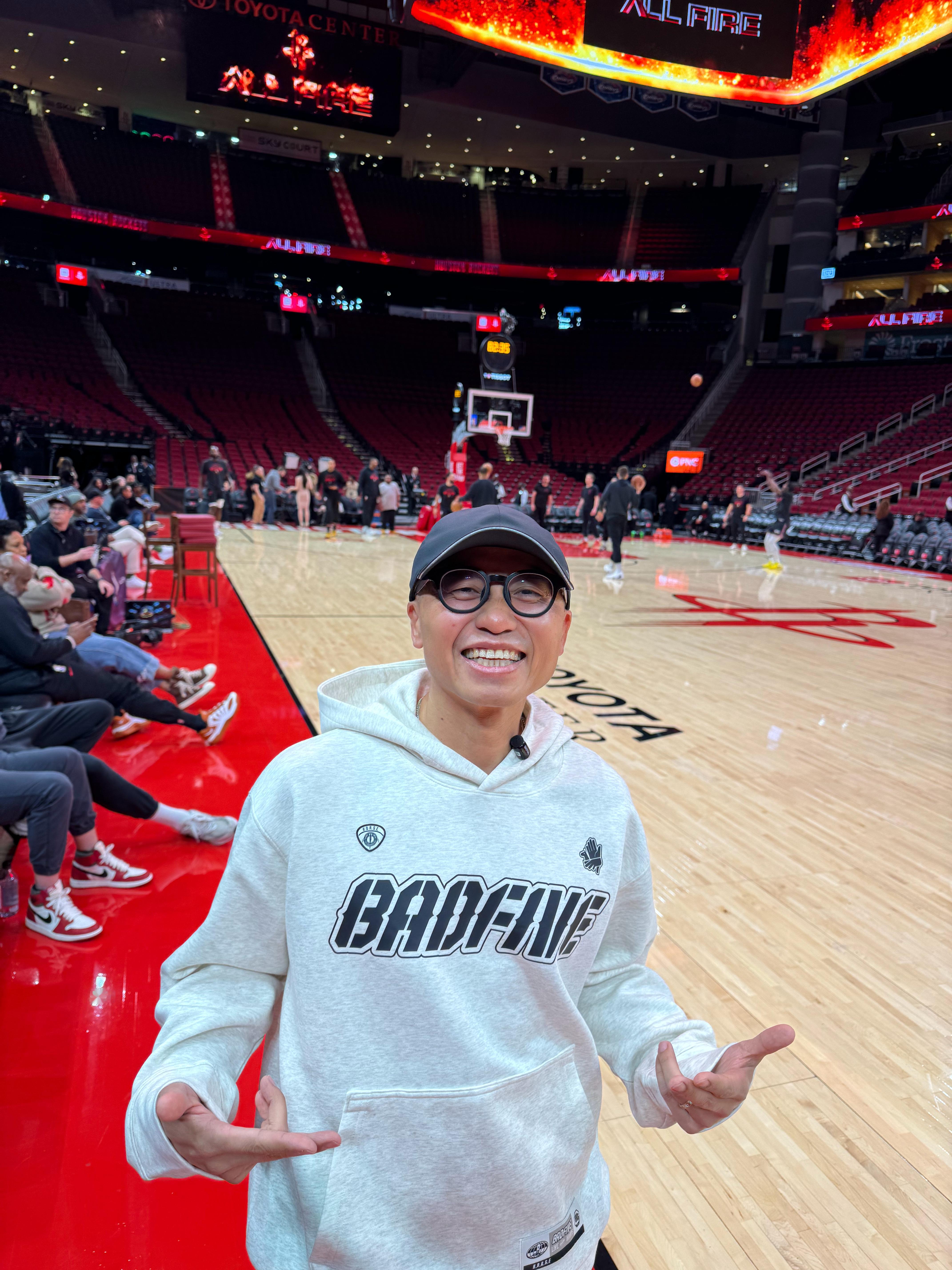 我和索汗都穿李宁！美国·ToyotaCenter