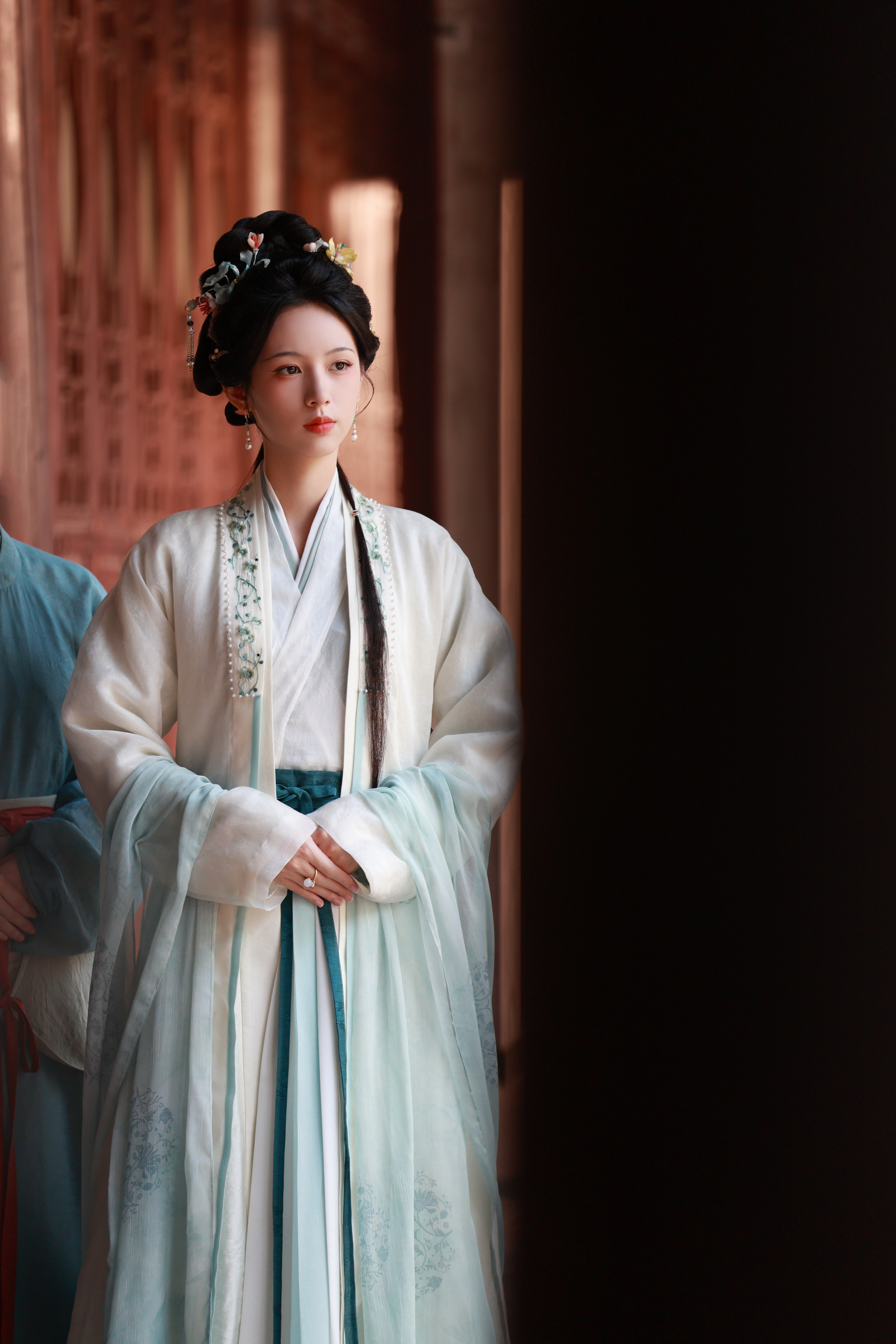 #周也#周也『一瓯春』古画里走出来的宋制美人✨#古装造型##古装美人##女明星古装##周也一瓯春##