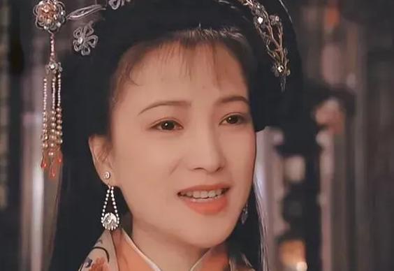 一天晚上，李师师估摸宋徽宗晚上不会来了，于是约了老相好周邦彦，哪成想，俩人刚坐下