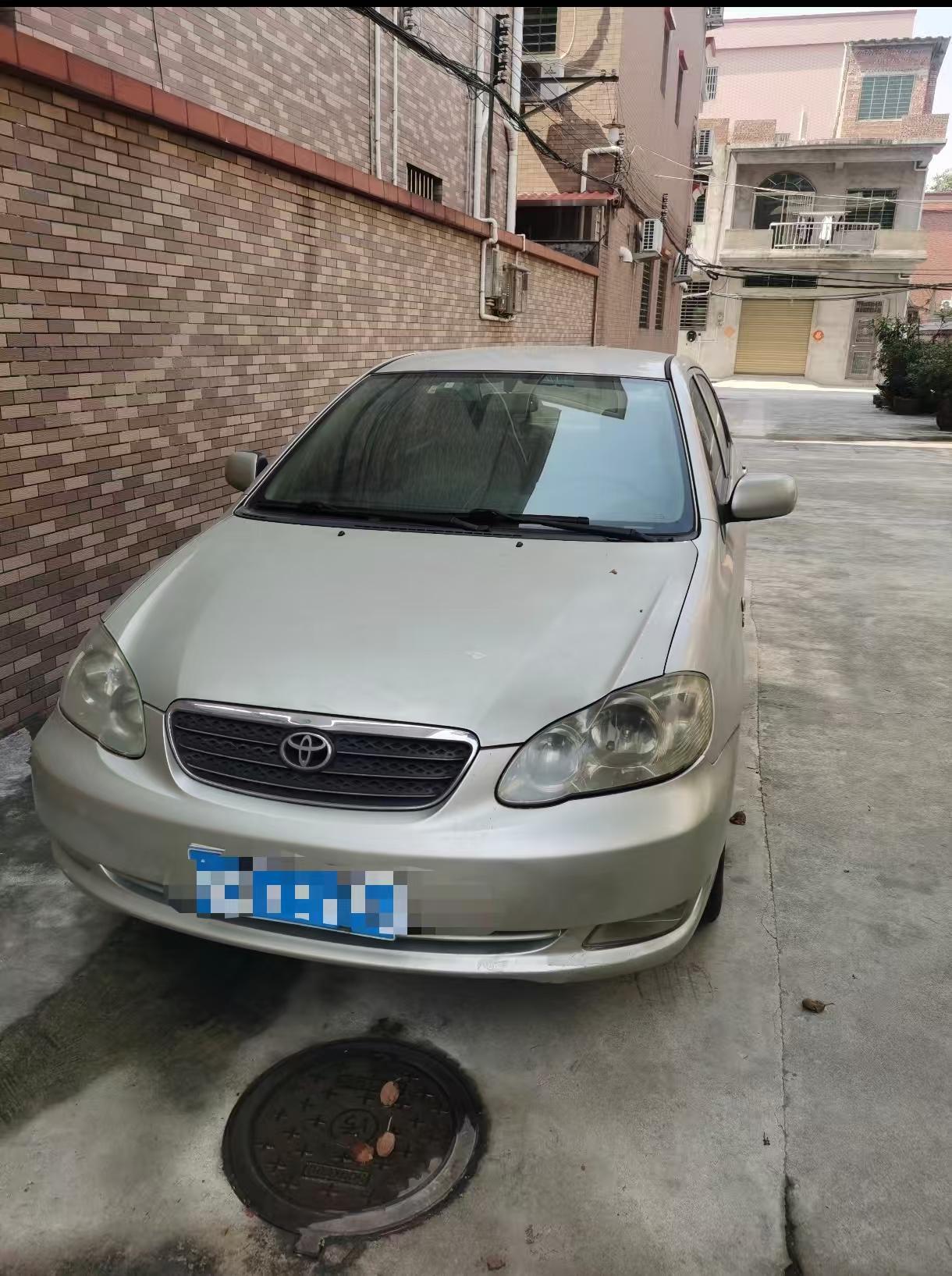 吃饭时，妈妈突然问我：“闺女，你存了多少钱啦？”我说：“有4万。”妈妈接着说