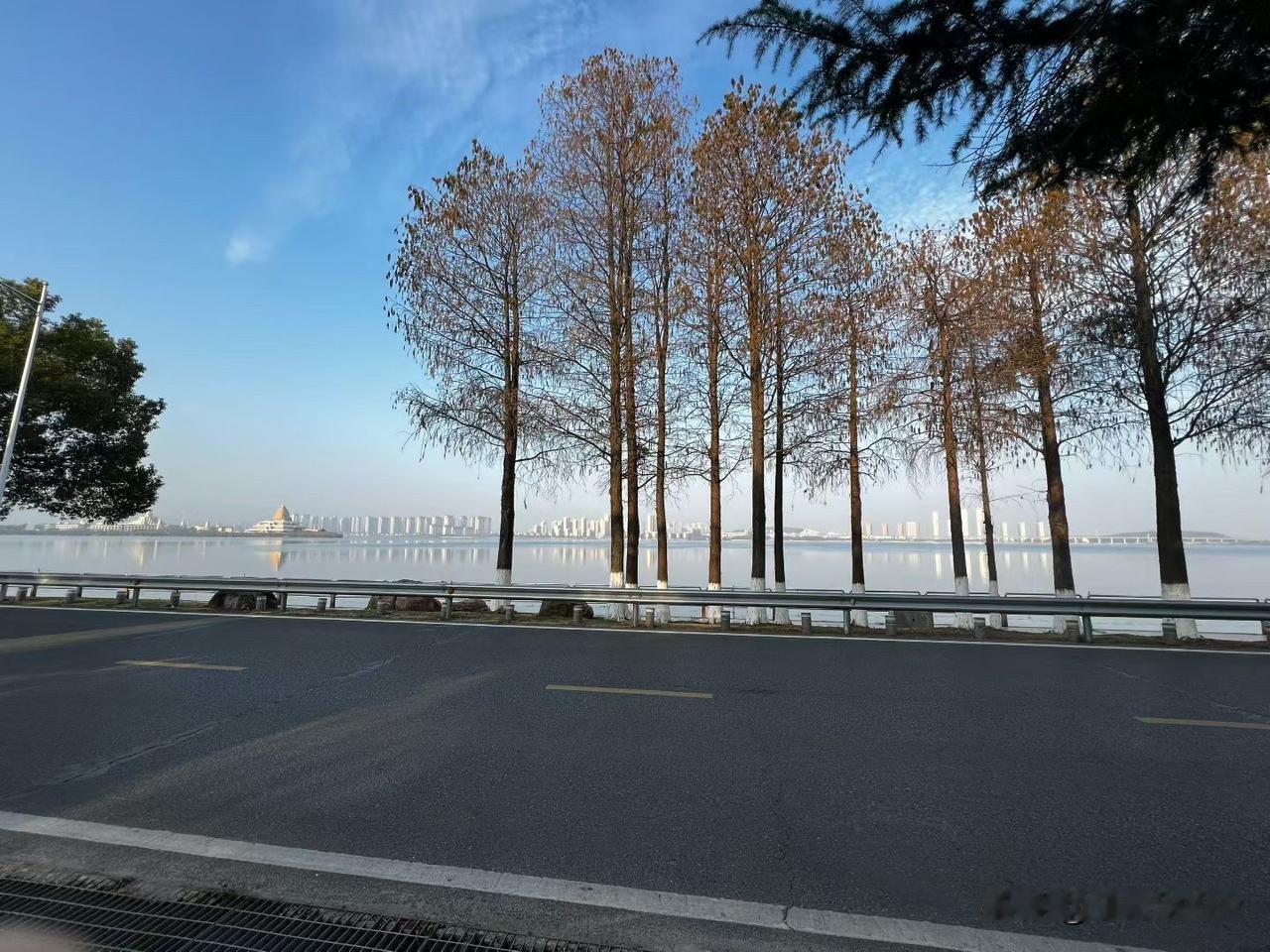 【昨日客流】3月16日（周一）武汉城市轨道交通线网客运量（含换乘）为383.