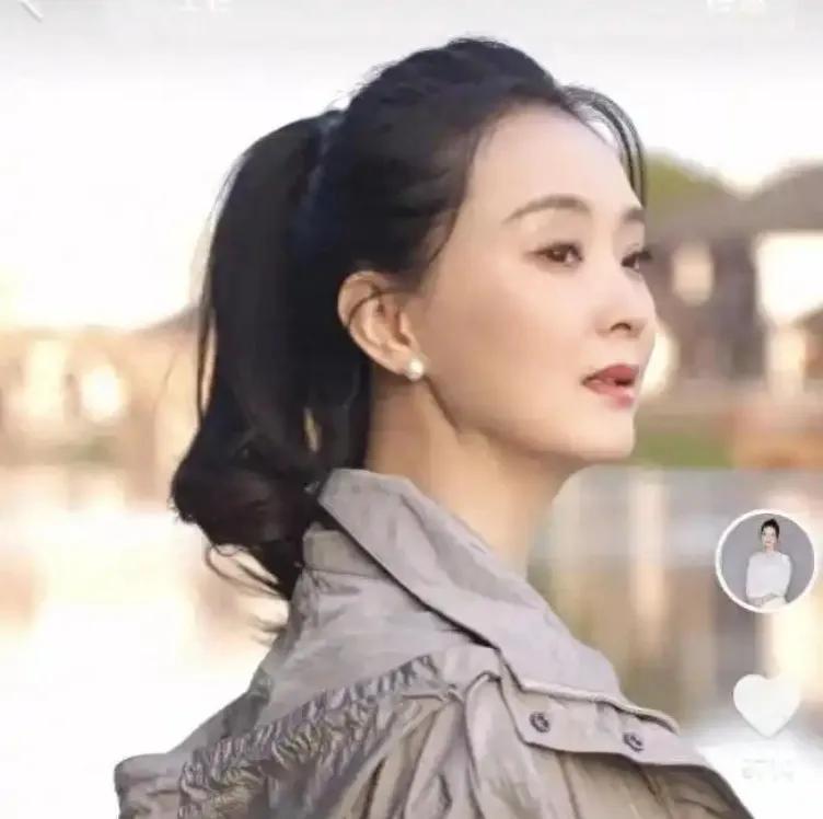 51岁的王艳，曾以“晴格格”红极一时，如今豪宅拍卖、丈夫王志才被限高，她转战直播