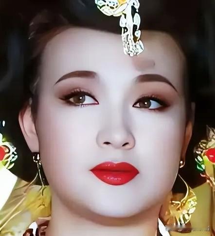 公元695年，71岁的武则天宠幸完42岁的沈南璆，猛地将锦被扫落在地，