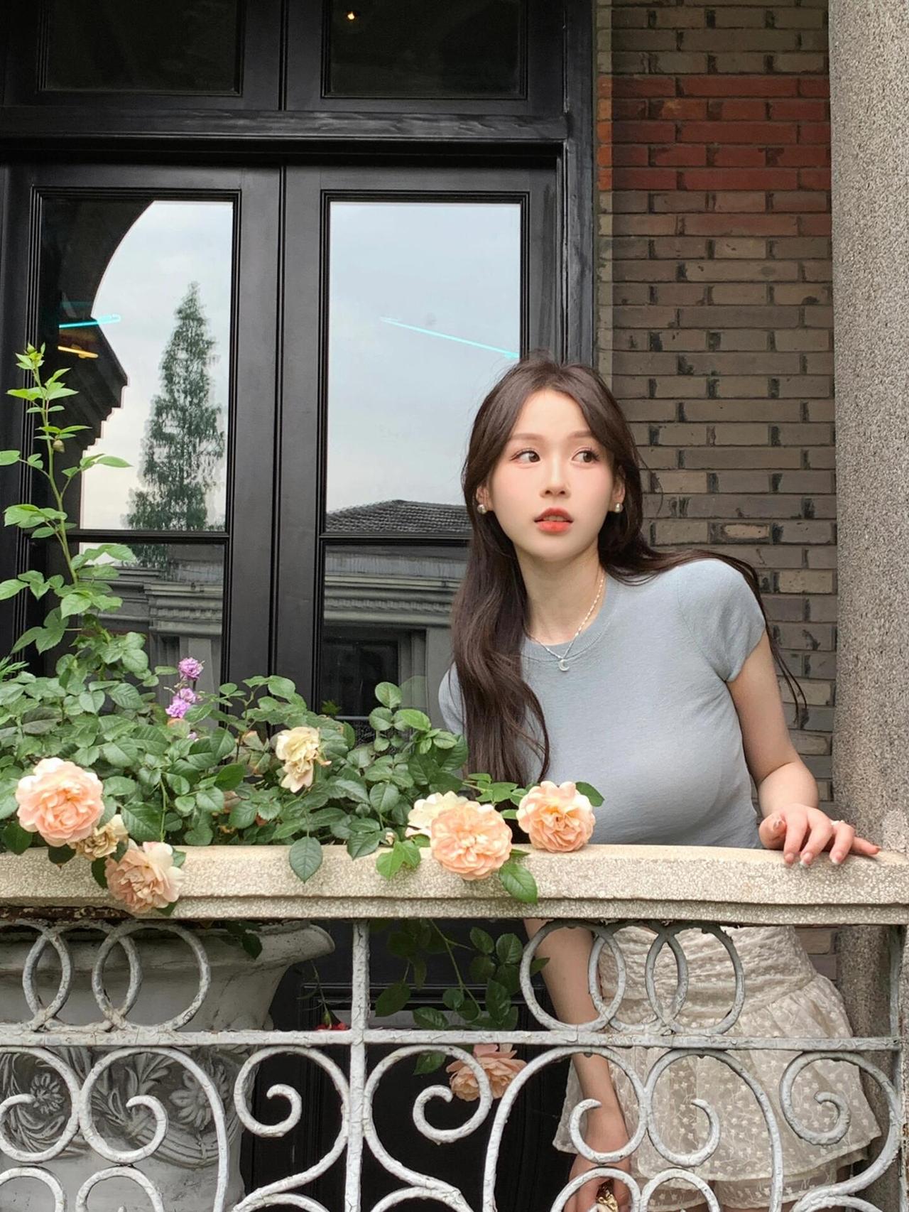 温柔穿搭高清小姨写真（9.9分）