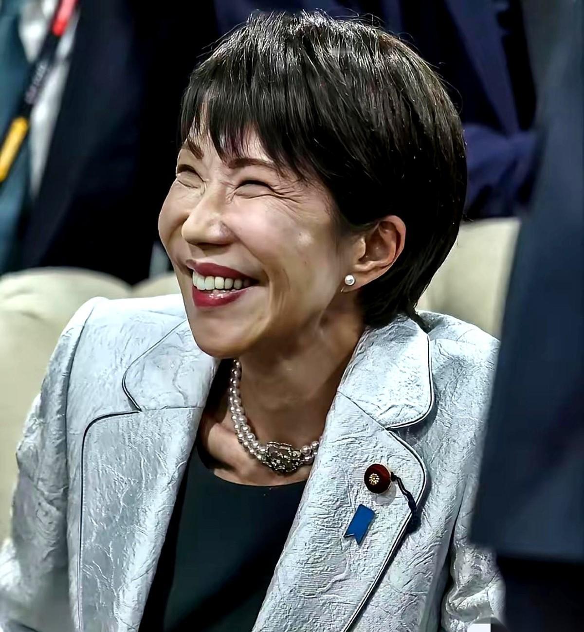 俄罗斯外交部发言人扎哈罗娃，一句话捅破了那层窗户纸。她说，日本是全世界唯一一个