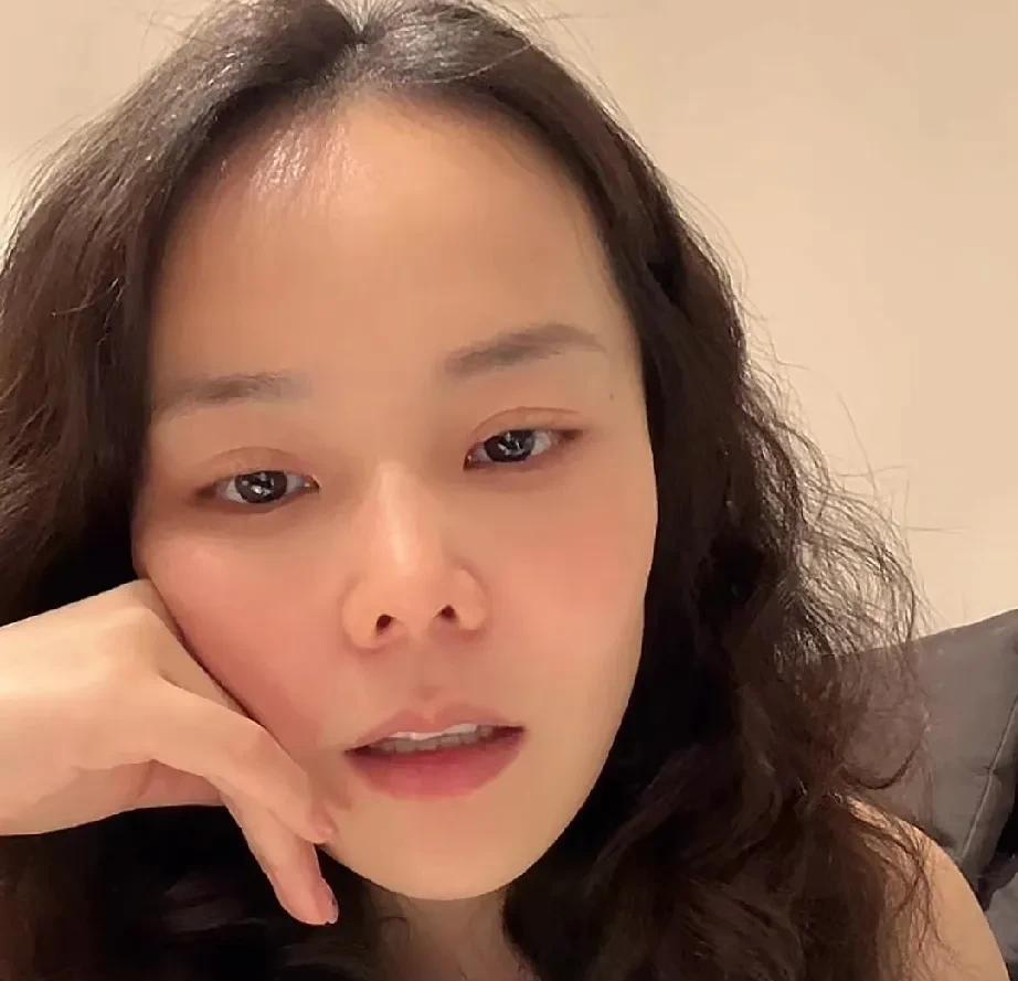 三石说许敏讹诈她，有本事找侧侧，不要找她，凭什么找她要。三石振振有词地说，那5