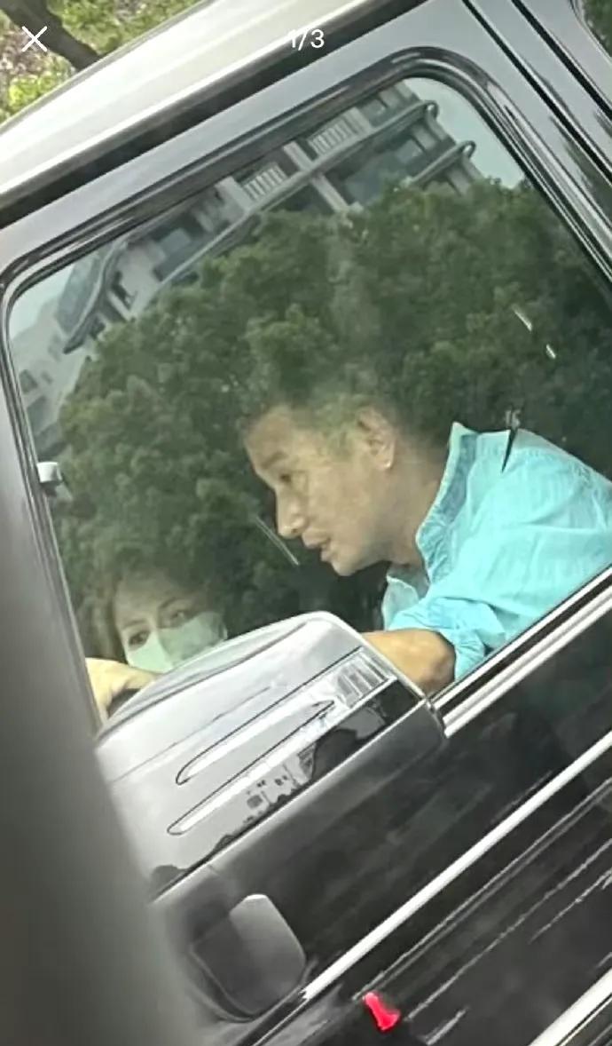 对于姚笛，很多人是遗憾的！居然很多人希望她和文章复合？文章开大奔出行，副驾上坐了
