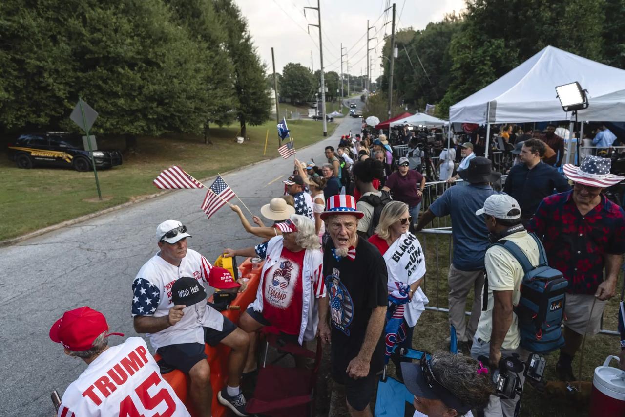 曾把税收骂成“全民公敌”、为减税狂热投票的美国红州民众，如今集体“倒戈”。上