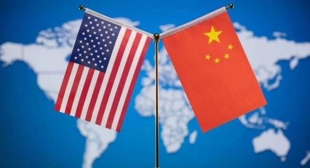 站出来为日本撑腰了！随着中国宣布将对日本出口两用物项实施管制后，日本也是彻底慌了